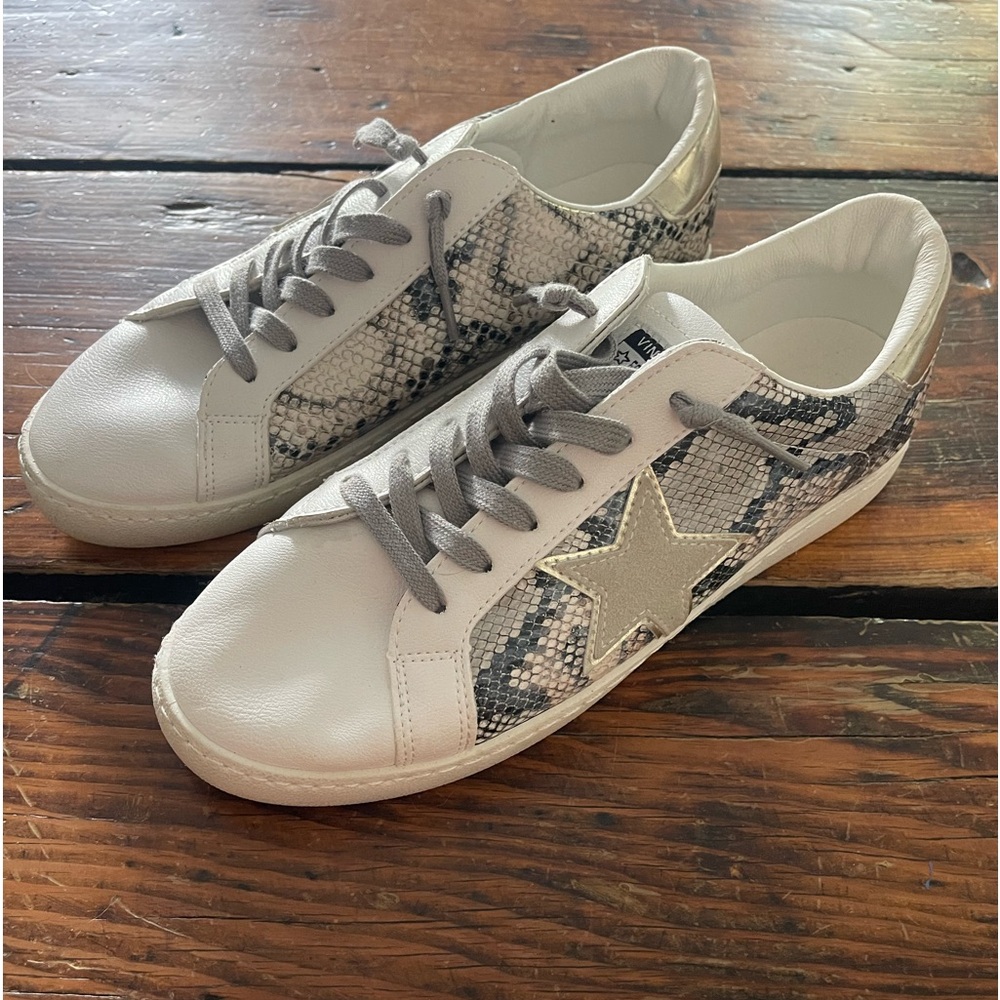 Gently used Vintage Havana sneakers 8.5